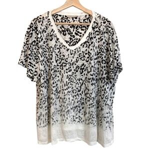 SOFT SURROUNDINGS Short Sleeve V-Neck Cheetah Print Linen Top